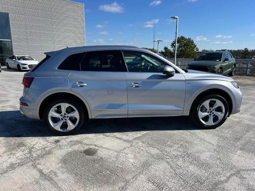 2023 Audi Q5 45 S line Premium Plus