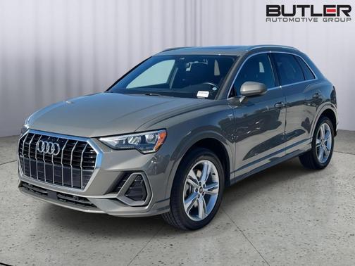 2022 Audi Q3 45 S line Premium