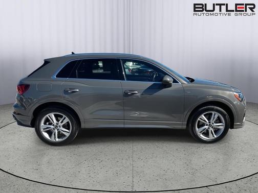 2022 Audi Q3 45 S line Premium