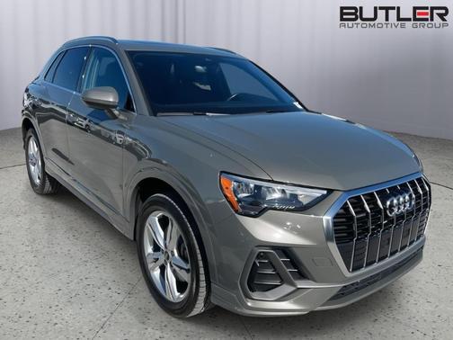 2022 Audi Q3 45 S line Premium