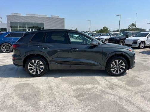 2025 Audi Q6 e-tron Premium