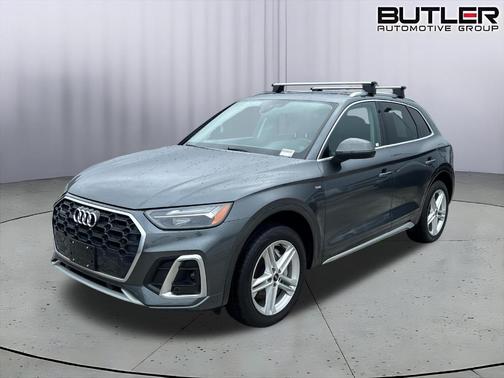 Daytona Gray Pearl Effect 2022 Audi Q5 e 55 S line quattro Premium