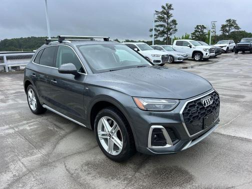 Daytona Gray Pearl Effect 2022 Audi Q5 e 55 S line quattro Premium