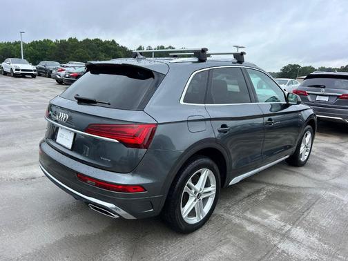 Daytona Gray Pearl Effect 2022 Audi Q5 e 55 S line quattro Premium