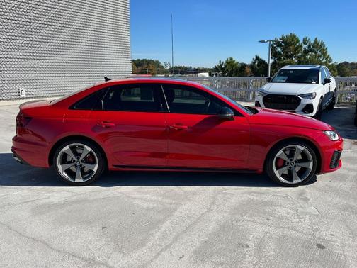2024 Audi A4 45 S line quattro Premium