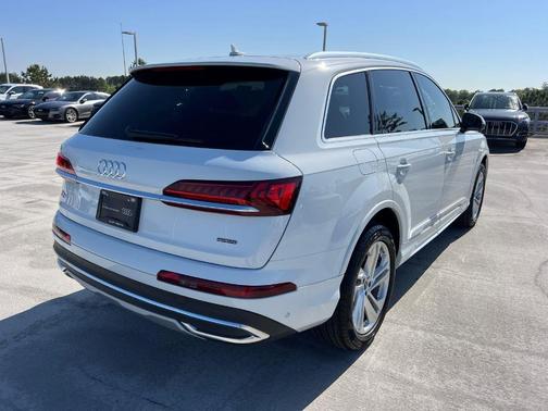 2024 Audi Q7 55 Premium