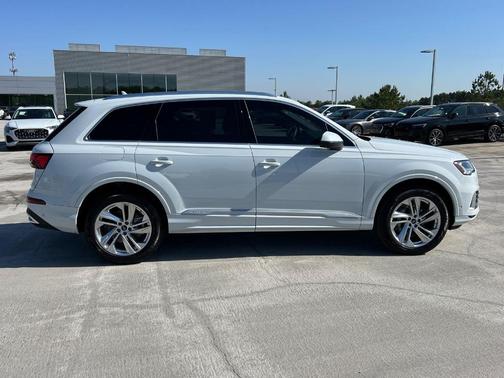 2024 Audi Q7 55 Premium
