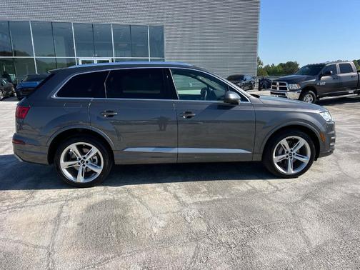 2019 Audi Q7 55 Prestige