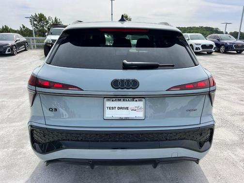 Arrow Gray Pearl 2026 Audi Q3 S line