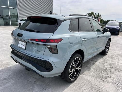 Arrow Gray Pearl 2026 Audi Q3 S line