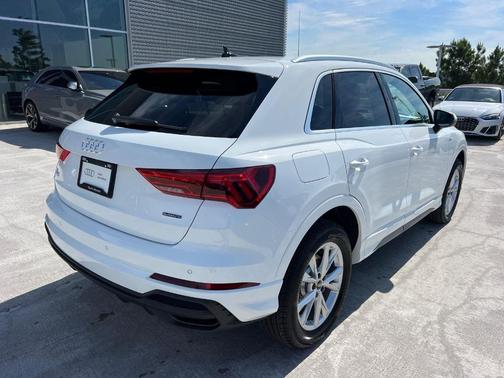 2025 Audi Q3 45 S line Premium