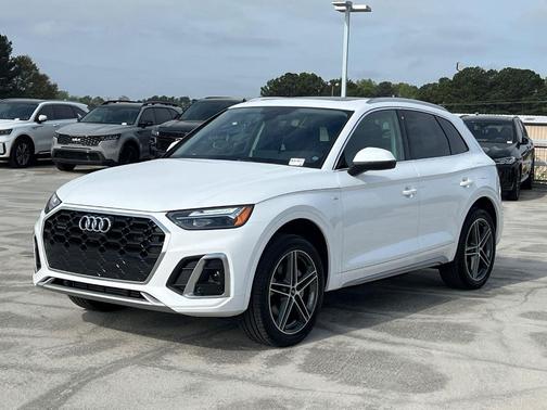 Arkona White 2025 Audi Q5 55 S line quattro Premium