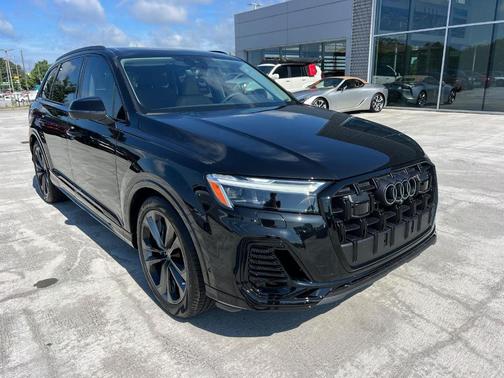 2025 Audi Q7 55 Premium Plus