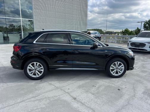 2025 Audi Q3 45 S line Premium