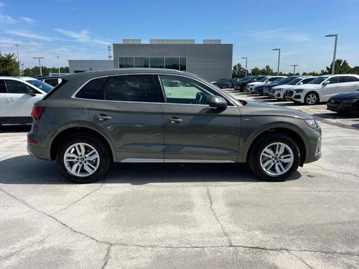 2024 Audi Q5 45 S line quattro Premium