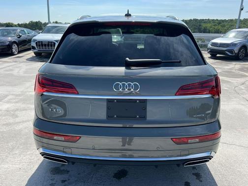 2024 Audi Q5 45 S line quattro Premium