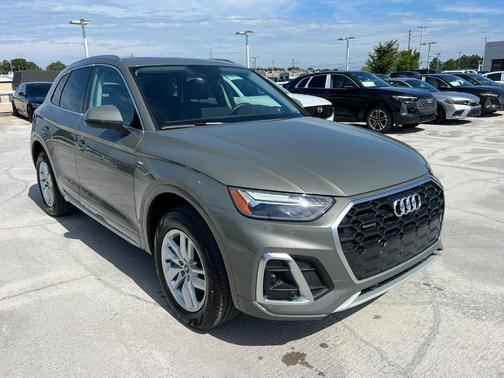 2024 Audi Q5 45 S line quattro Premium
