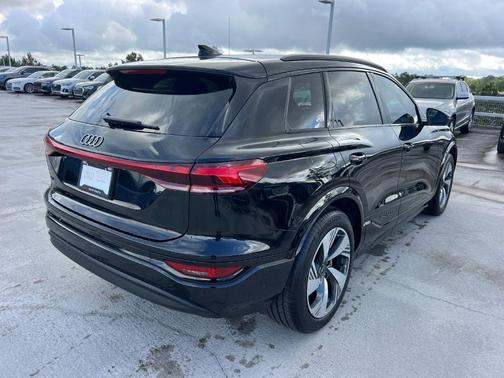 2025 Audi Q6 e-tron Premium