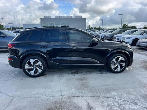 2025 Audi Q6 e-tron Premium