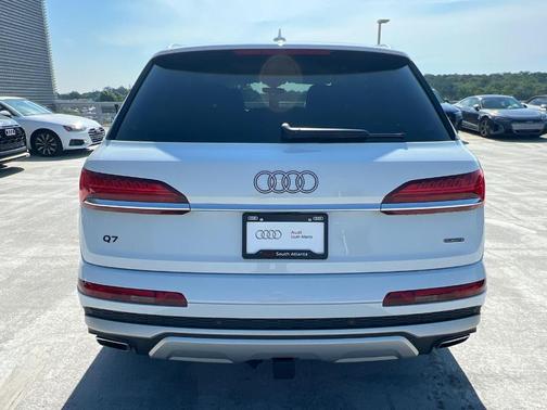 2025 Audi Q7 55 Premium Plus