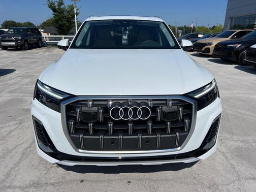 2025 Audi Q7 55 Premium Plus