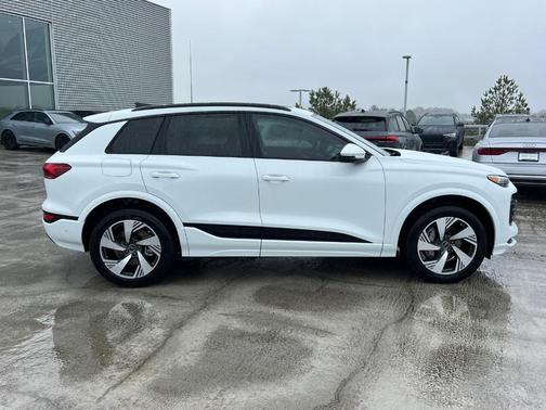 2025 Audi Q6 e-tron Premium