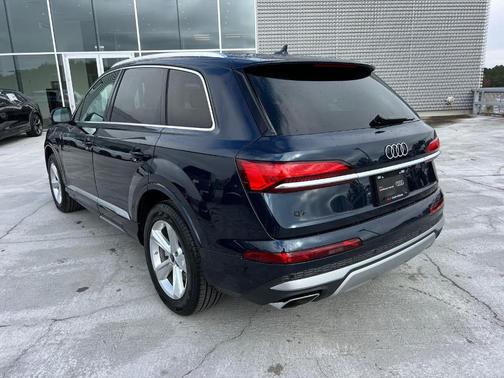 2025 Audi Q7 45 Premium