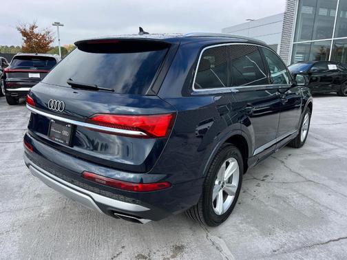 2025 Audi Q7 45 Premium