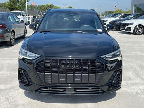 Mythos Black Metallic 2025 Audi Q3 45 S line Premium