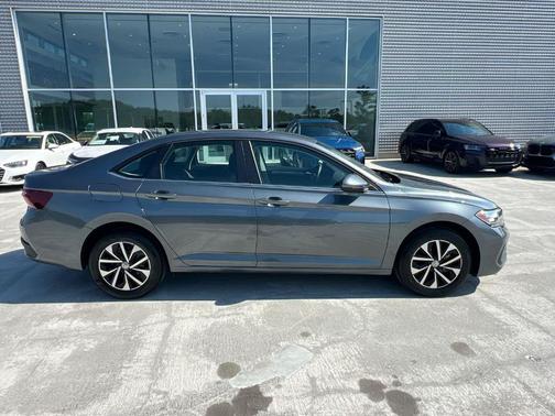 Platinum Gray Metallic 2024 Volkswagen Jetta 1.5T S