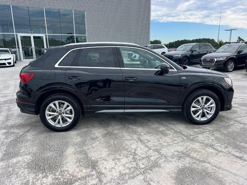 2024 Audi Q3 45 S line Premium