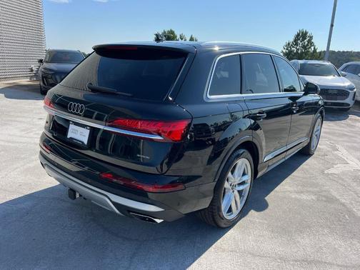 2025 Audi Q7 55 Premium Plus