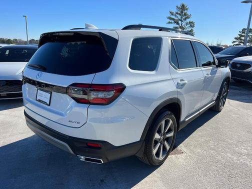 2025 Honda Pilot Elite