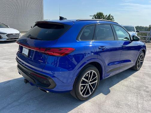 Ultra Blue Metallic 2026 Audi Q5 PRESTIGE
