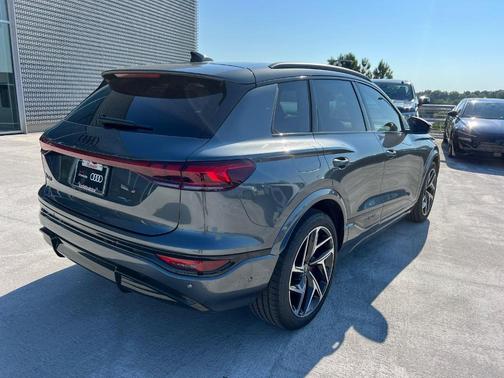 2025 Audi SQ6 e-tron Premium