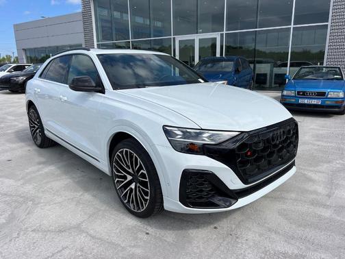 Glacier White Metallic 2026 Audi SQ8 PRESTIGE