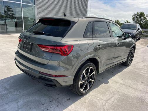 Chronos Gray Metallic 2025 Audi Q3 45 S line Premium