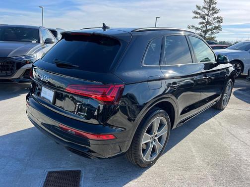 2025 Audi Q5 45 S line quattro Premium