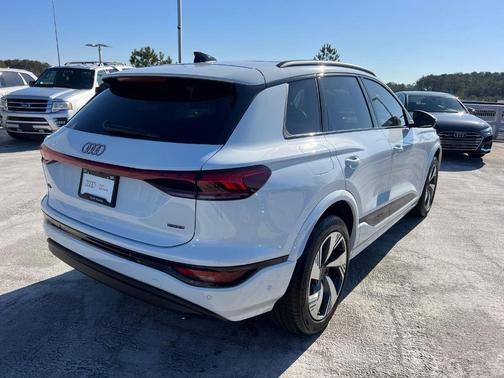 2025 Audi Q6 e-tron Premium