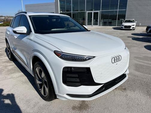 2025 Audi Q6 e-tron Premium