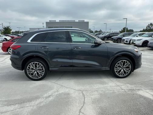 2025 Audi Q5 2.0T quattro Premium