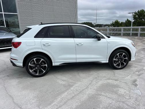 2025 Audi Q3 45 S line Premium