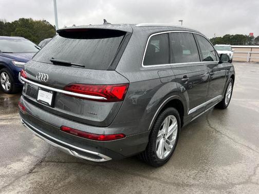 2022 Audi Q7 55 Premium Plus