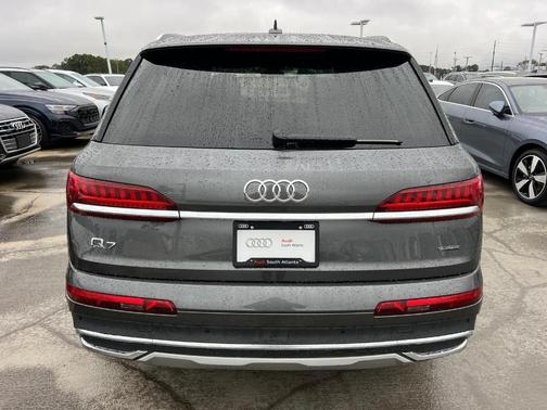 2022 Audi Q7 55 Premium Plus