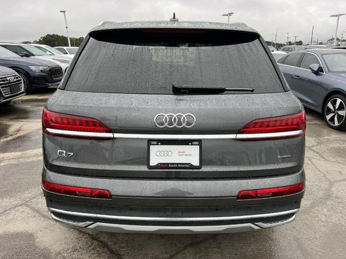 2022 Audi Q7 55 Premium Plus