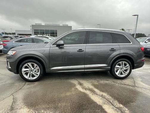 2022 Audi Q7 55 Premium Plus