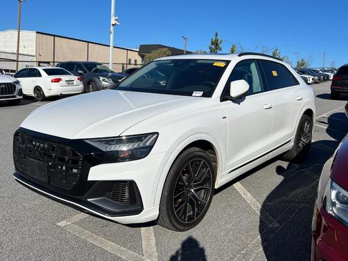 2023 Audi Q8 55 Premium Plus