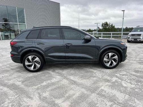 2025 Audi Q6 e-tron Premium