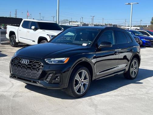 2025 Audi Q5 45 S line quattro Premium