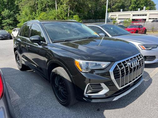 Mythos Black Metallic 2019 Audi Q3 2.0T Premium
